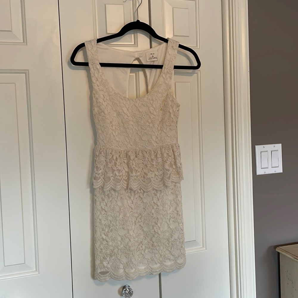 Women’s XS Lace Cream Dress